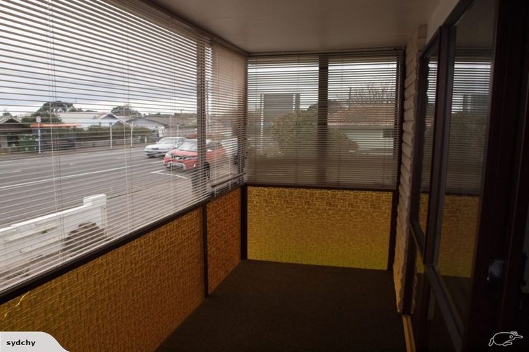 Photo of property in 1/481 Saint Aubyn Street, Moturoa, New Plymouth, 4310