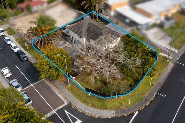 Photo of property in 86 Marlborough Avenue, Glenfield, Auckland, 0629