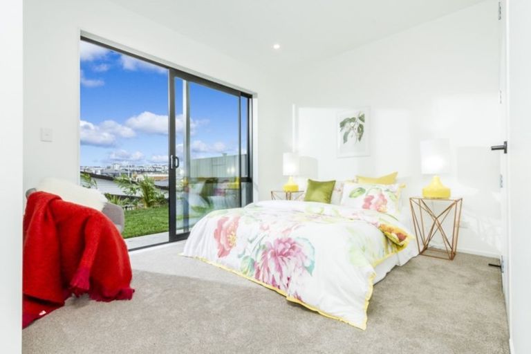 Photo of property in 5 Tawatawa Street, Long Bay, Auckland, 0630
