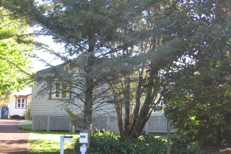 Photo of property in 101 Konini Road, Titirangi, Auckland, 0604