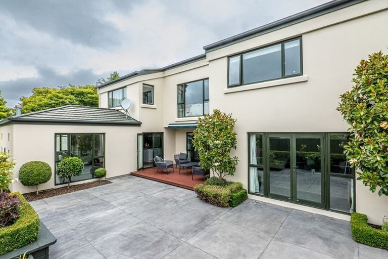 Photo of property in 321 Gardiners Road, Harewood, Christchurch, 8051