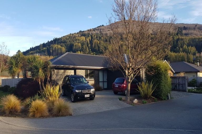Photo of property in 1a Maple Court, Arthurs Point, Queenstown, 9371