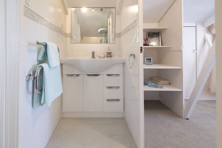 Photo of property in 7 Te Akau Crescent, Bucklands Beach, Auckland, 2012