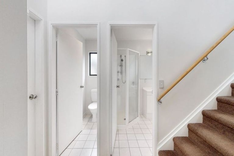 Photo of property in 2/148 Pigeon Mountain Road, Half Moon Bay, Auckland, 2012