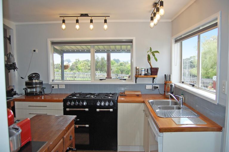 Photo of property in Gibbons Road, Kaiwaka, 0573