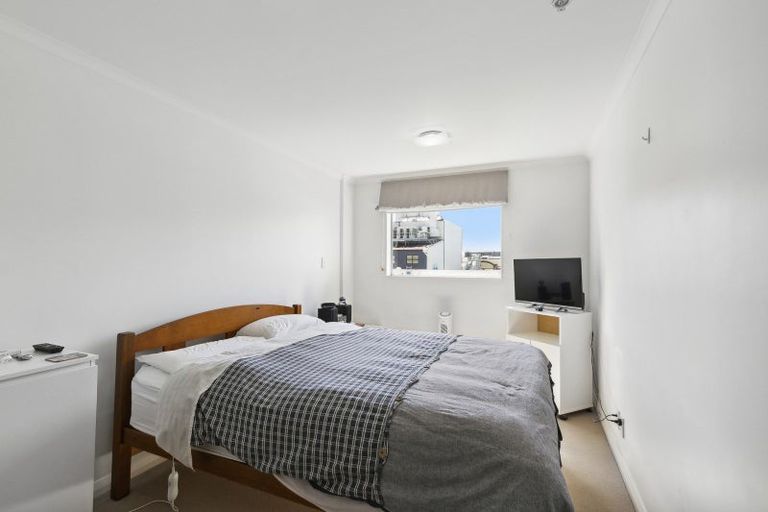 Photo of property in Monvie Apartments, 405/15 Holland Street, Te Aro, Wellington, 6011