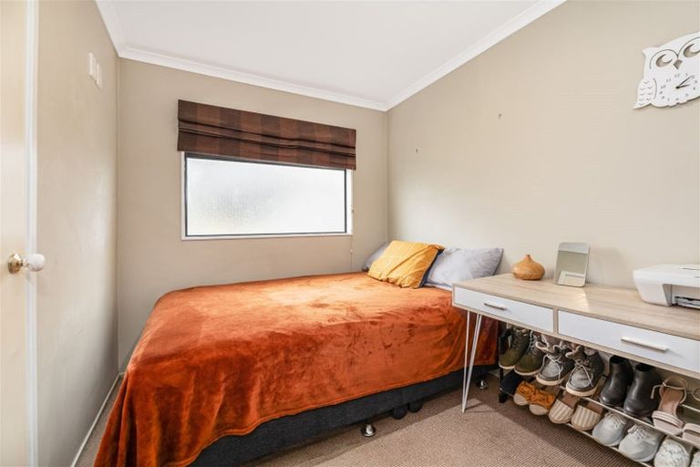 Photo of property in 1/13a Kitewao Street, Northcote, Auckland, 0627