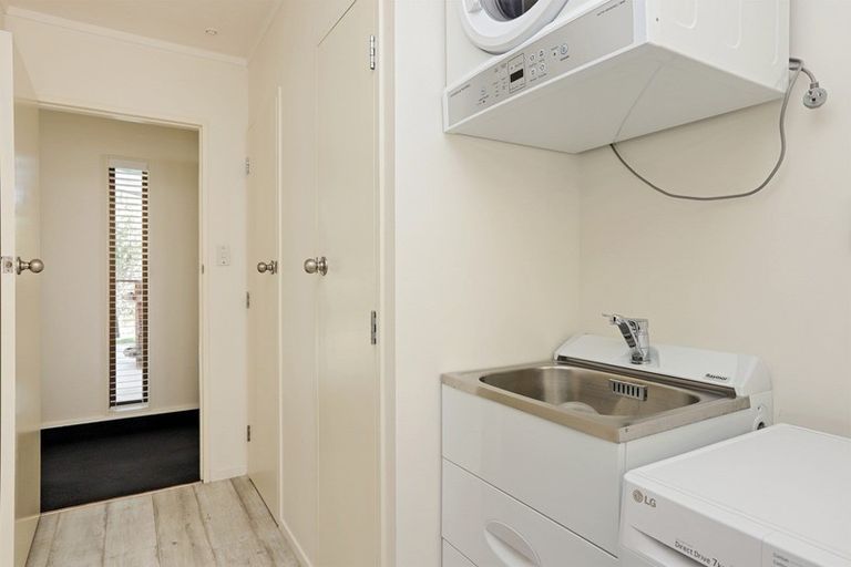 Photo of property in 15 Swansea Place, Tamatea, Napier, 4112