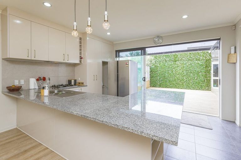 Photo of property in 31 Hakawai Avenue, Takanini, 2112