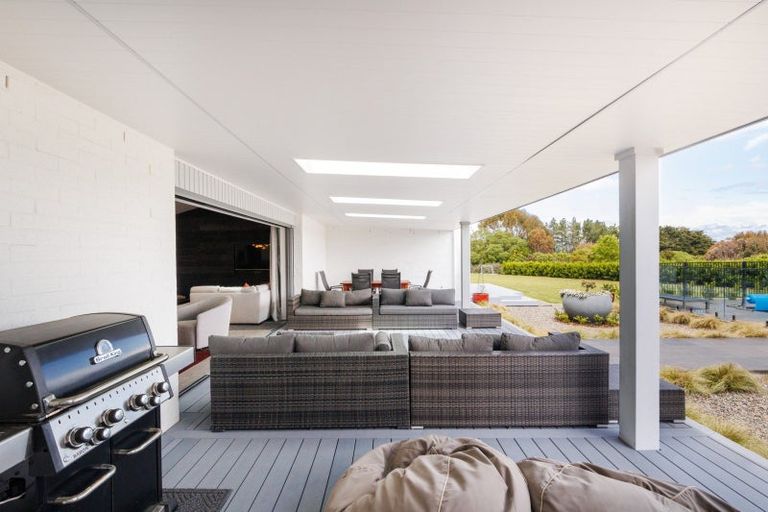 Photo of property in 12 Colquhoun Way, Kelvin Grove, Palmerston North, 4470