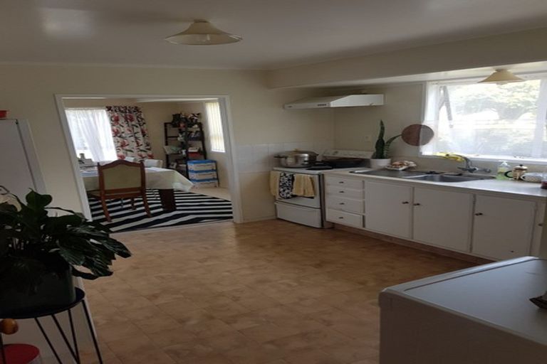 Photo of property in 96 Langana Avenue, Browns Bay, Auckland, 0630