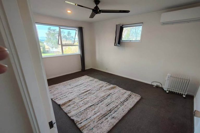 Photo of property in 30 Pipitea Place, Massey, Auckland, 0614