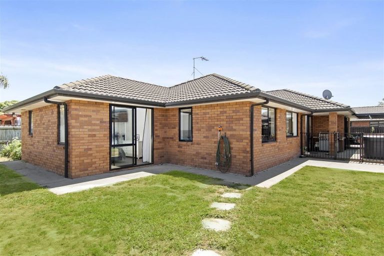 Photo of property in 23 Seabreeze Place, Papamoa Beach, Papamoa, 3118