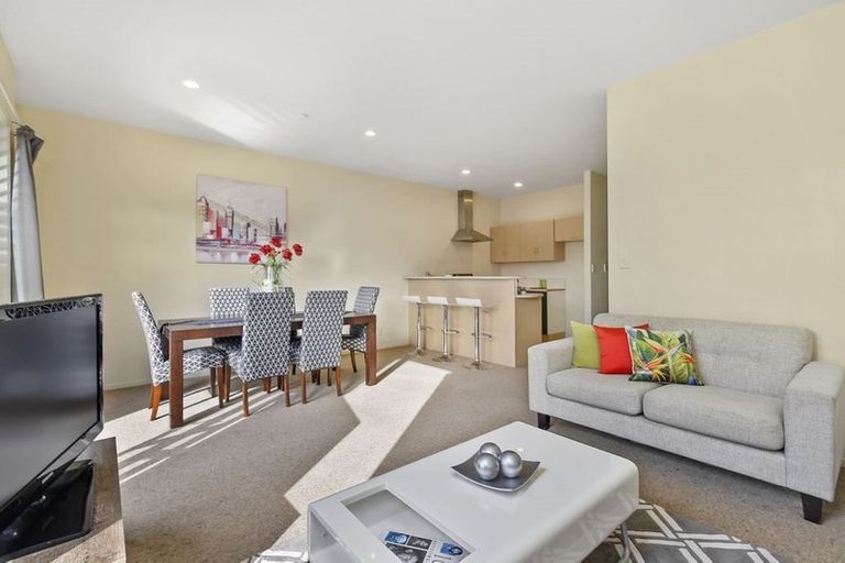 Photo of property in 47/11 The Avenue, Albany, Auckland, 0632