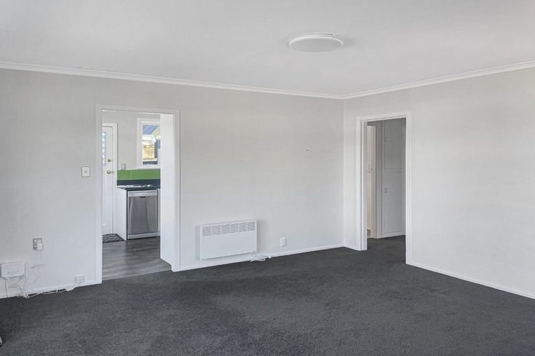 Photo of property in 7a Sequoia Place, Maoribank, Upper Hutt, 5018