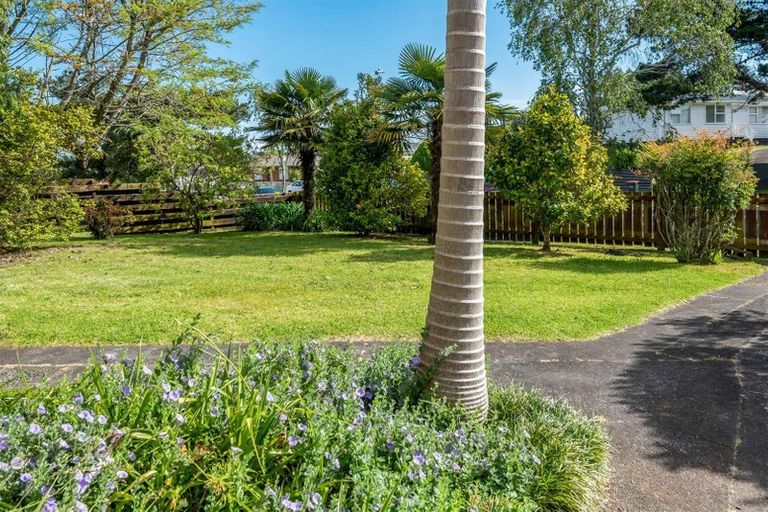 Photo of property in 94 Crawford Avenue, Mangere Bridge, Auckland, 2022