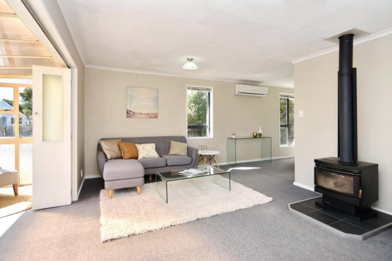 Photo of property in 40 Medina Crescent, Parklands, Christchurch, 8083