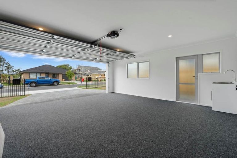 Photo of property in 9 Paihere Street, Huapai, Kumeu, 0810