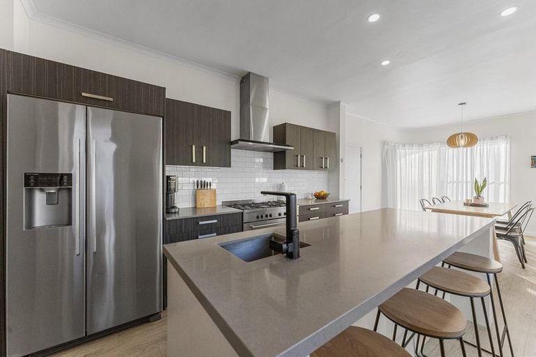 Photo of property in 407 Devon Street West, Lynmouth, New Plymouth, 4310