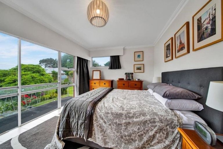 Photo of property in 17 Dives Avenue, Hawera, 4610