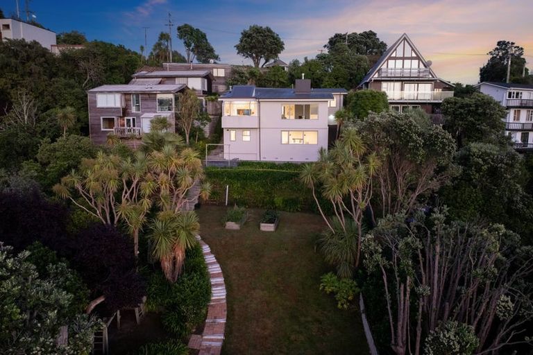 Photo of property in 40 Seaview Road, Paremata, Porirua, 5024