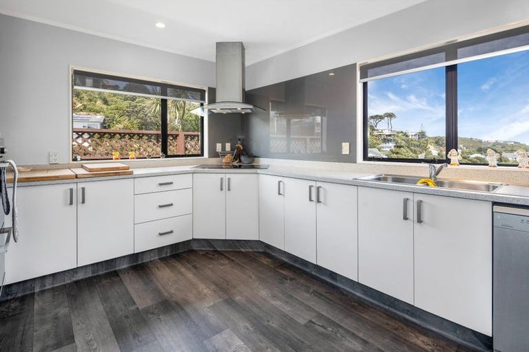 Photo of property in 5 Bay Lair Grove, Island Bay, Wellington, 6023