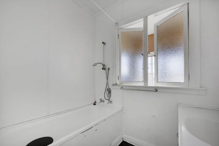 Photo of property in 225 South Road, Hawera, 4610