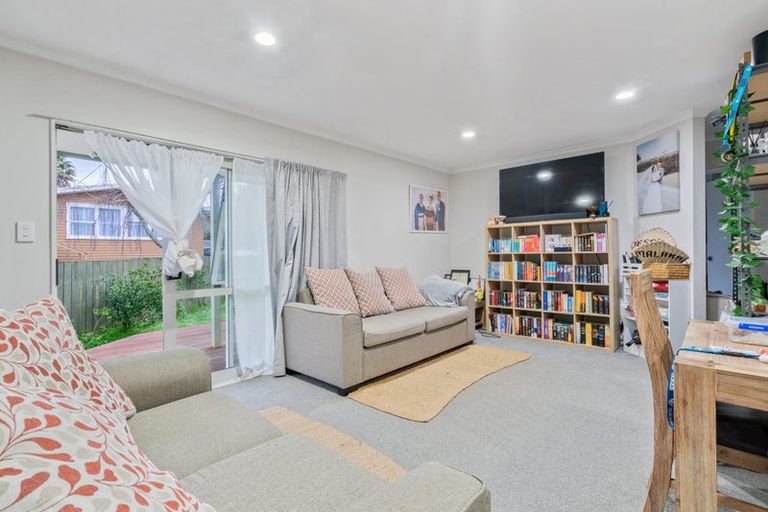 Photo of property in 8 Lomas Place, Manurewa, Auckland, 2102