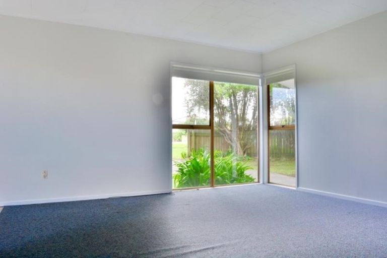 Photo of property in 2/309 Sunset Road, Sunnynook, Auckland, 0632
