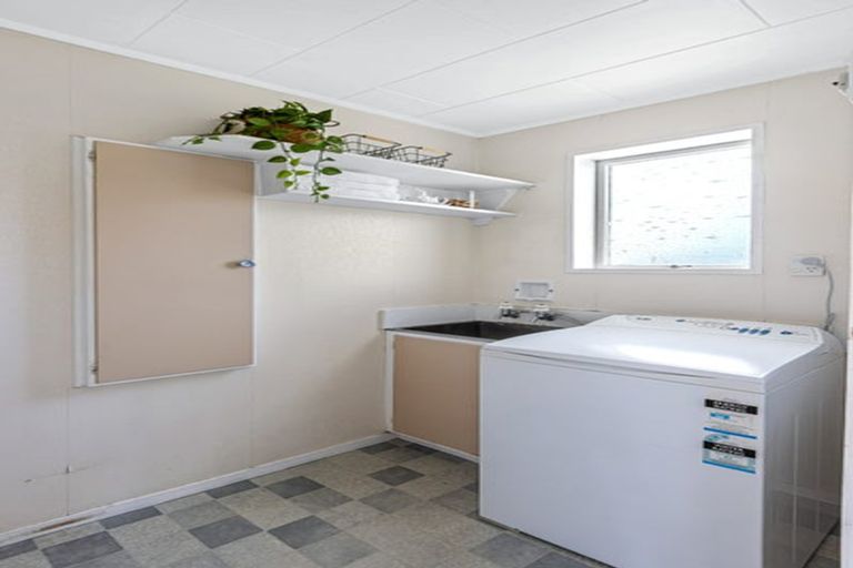 Photo of property in 35 Fairway Avenue, Red Beach, 0932