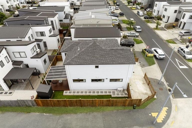 Photo of property in 2 Tumu Road, Papakura, 2110