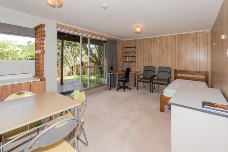 Photo of property in 16 Glamorgan Drive, Torbay, Auckland, 0630