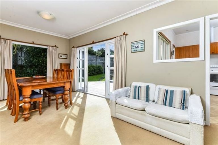 Photo of property in 211 Lake Road, Belmont, Auckland, 0622