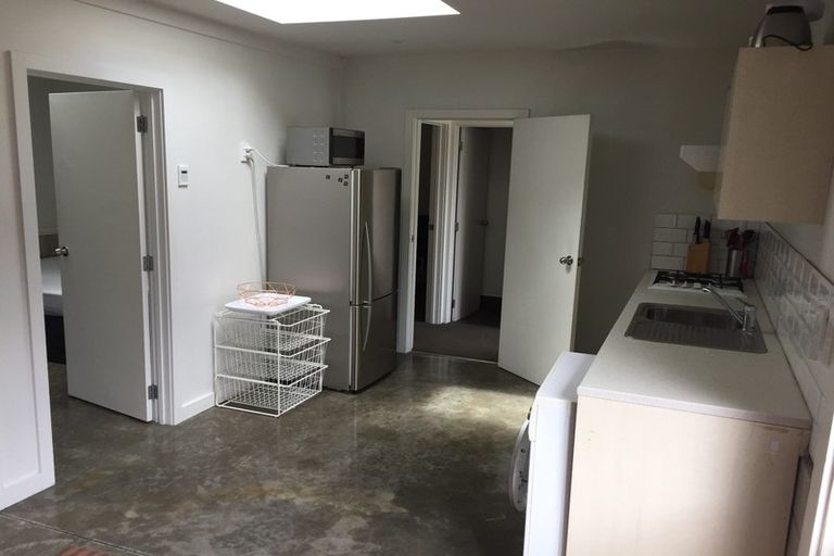 Photo of property in 5 Don Croot Street, Morningside, Auckland, 1021
