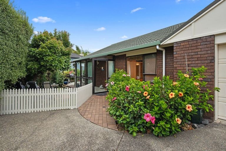 Photo of property in 2/2 Law Street, Torbay, Auckland, 0630