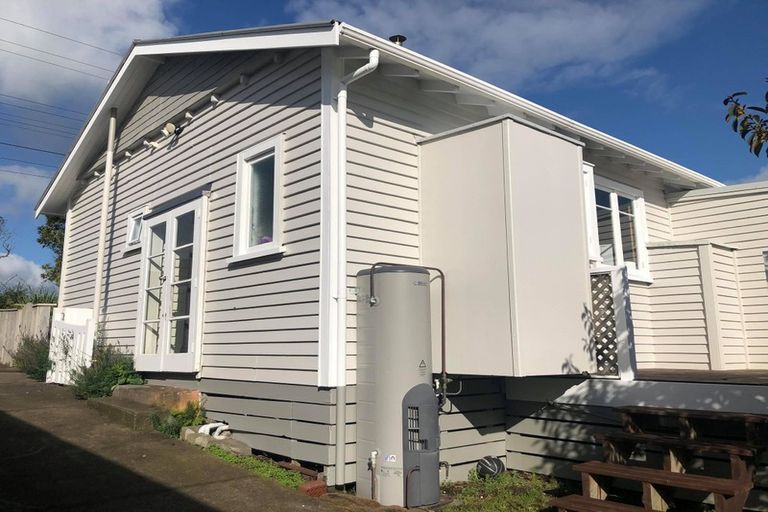 Photo of property in 69 Clemow Road, Fitzroy, New Plymouth, 4312