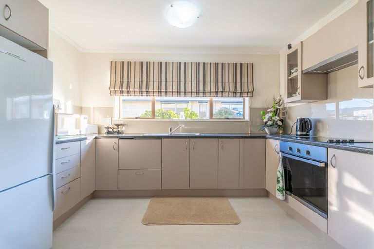 Photo of property in 6 Bond Street, Waimate, 7924