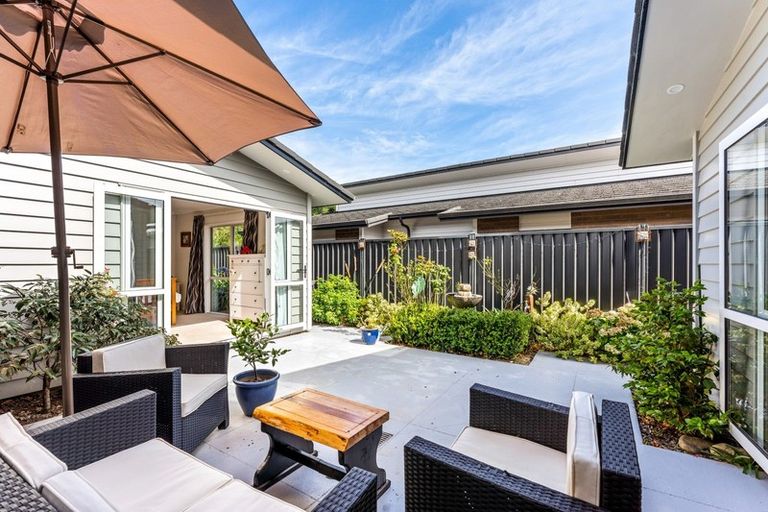 Photo of property in 21 Somerby Mews, Silverstream, Upper Hutt, 5019