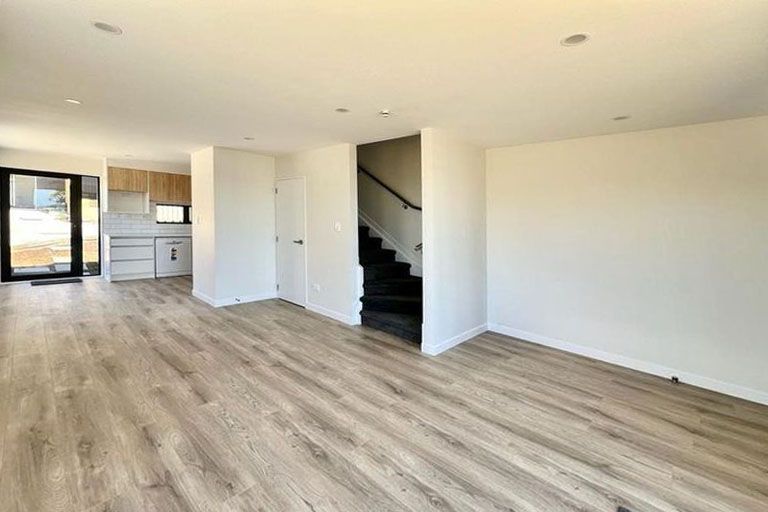 Photo of property in 1a Saint Oswalds Road, Greenlane, Auckland, 1061