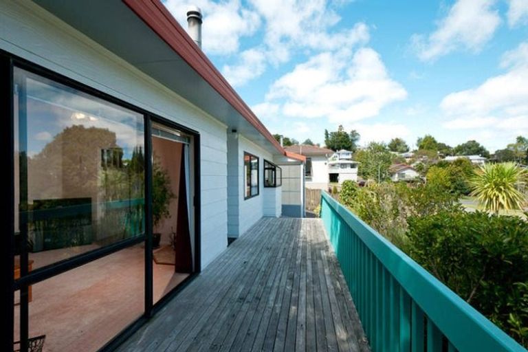 Photo of property in 2/3 Fernwood Grove, Bayview, Auckland, 0629