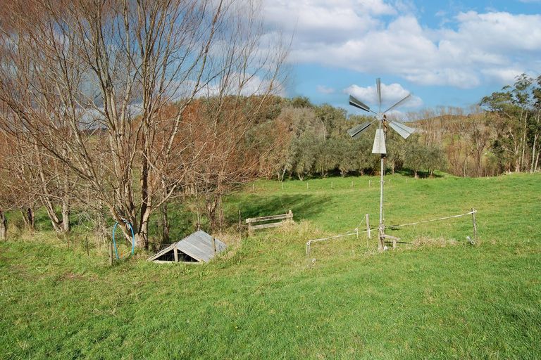 Photo of property in 91 Whaka Street, Maungaturoto, 0520