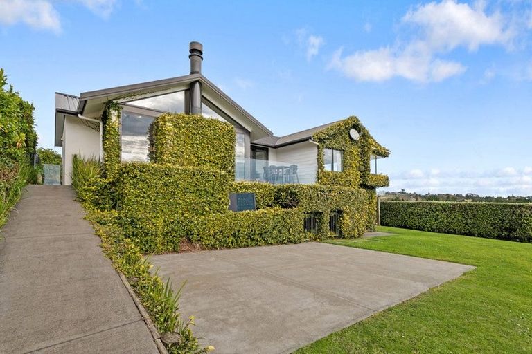 Photo of property in 86 Whites Road, Whitford, Howick, 2571