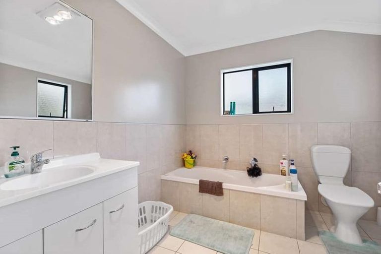 Photo of property in 63a Redoubt Road, Goodwood Heights, Auckland, 2105