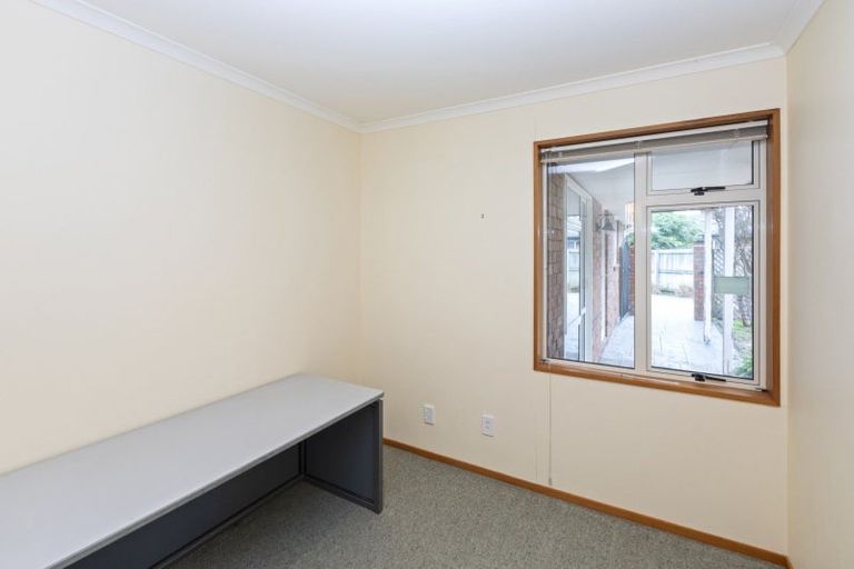 Photo of property in 12 Courtfield Close, Parklands, Christchurch, 8083
