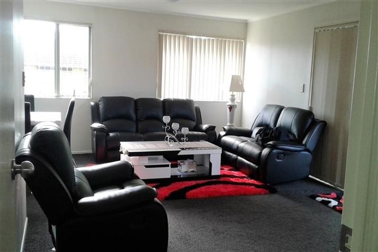 Photo of property in 8 Josie Lane, Manurewa, Auckland, 2102