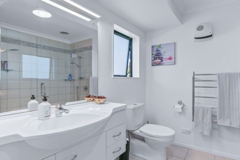 Photo of property in 47 Pohutukawa Drive, Levin, 5571