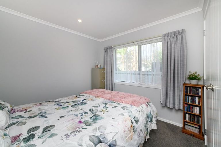 Photo of property in 17 Sinclair Avenue, Highbury, Palmerston North, 4412