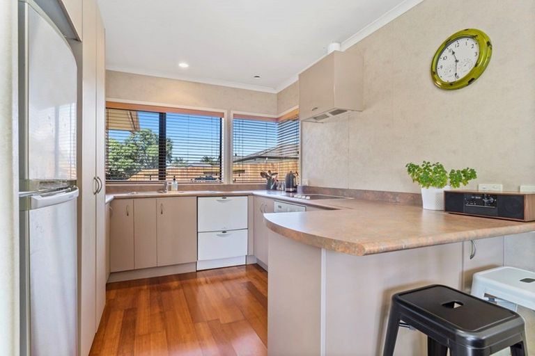 Photo of property in 25 Madeleine Terrace, Papamoa Beach, Papamoa, 3118