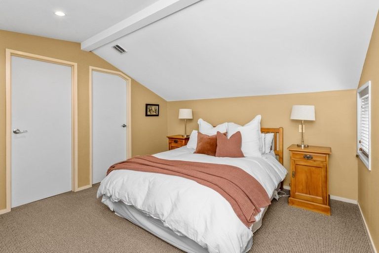 Photo of property in 5 Finnis Lane, Hospital Hill, Napier, 4110