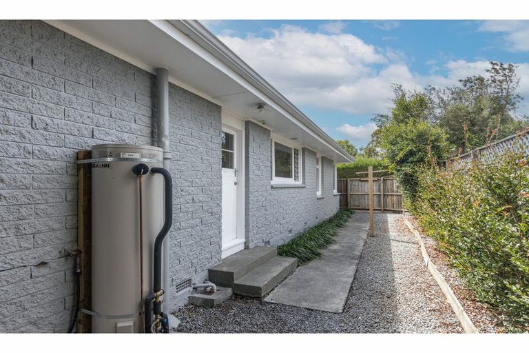 Photo of property in 1/65 Middlepark Road, Sockburn, Christchurch, 8042